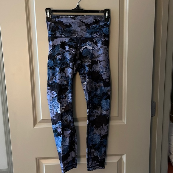 Lululemon leggings - Picture 1 of 3